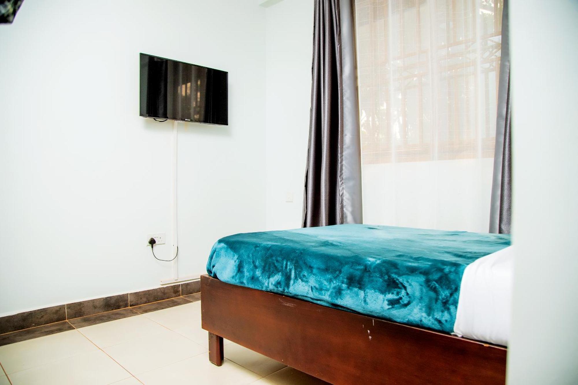 Blue Berries Hotel Εντέμπε Εξωτερικό φωτογραφία