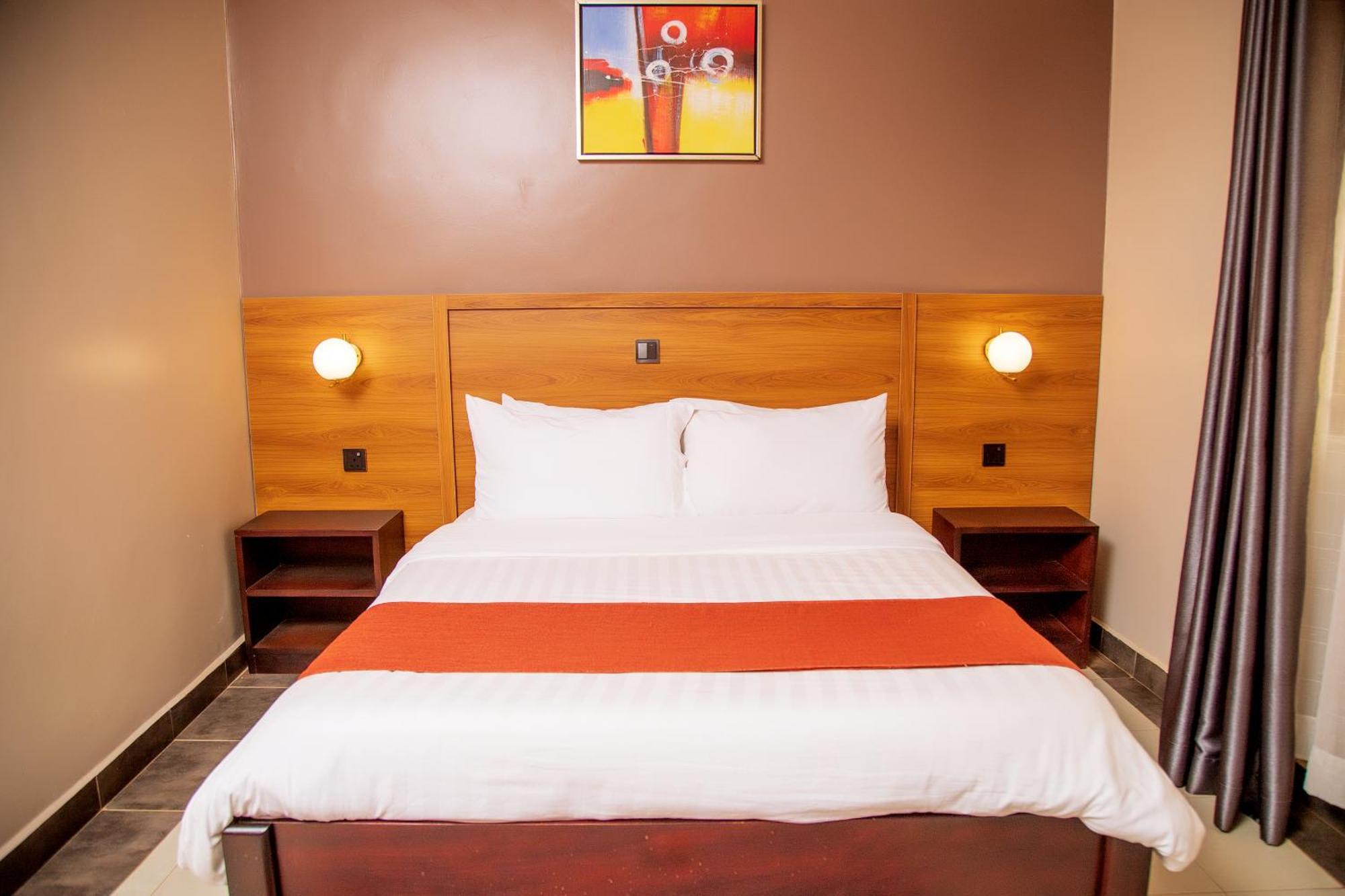 Blue Berries Hotel Εντέμπε Εξωτερικό φωτογραφία