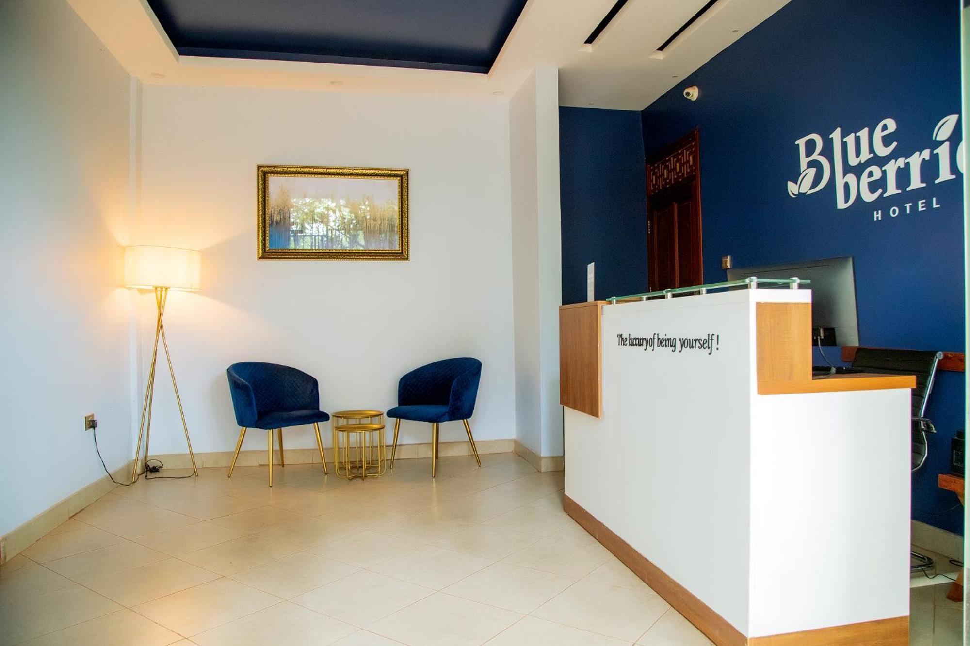 Blue Berries Hotel Εντέμπε Εξωτερικό φωτογραφία