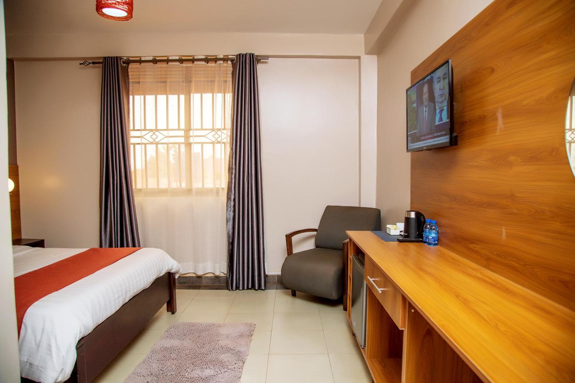 Blue Berries Hotel Εντέμπε Εξωτερικό φωτογραφία