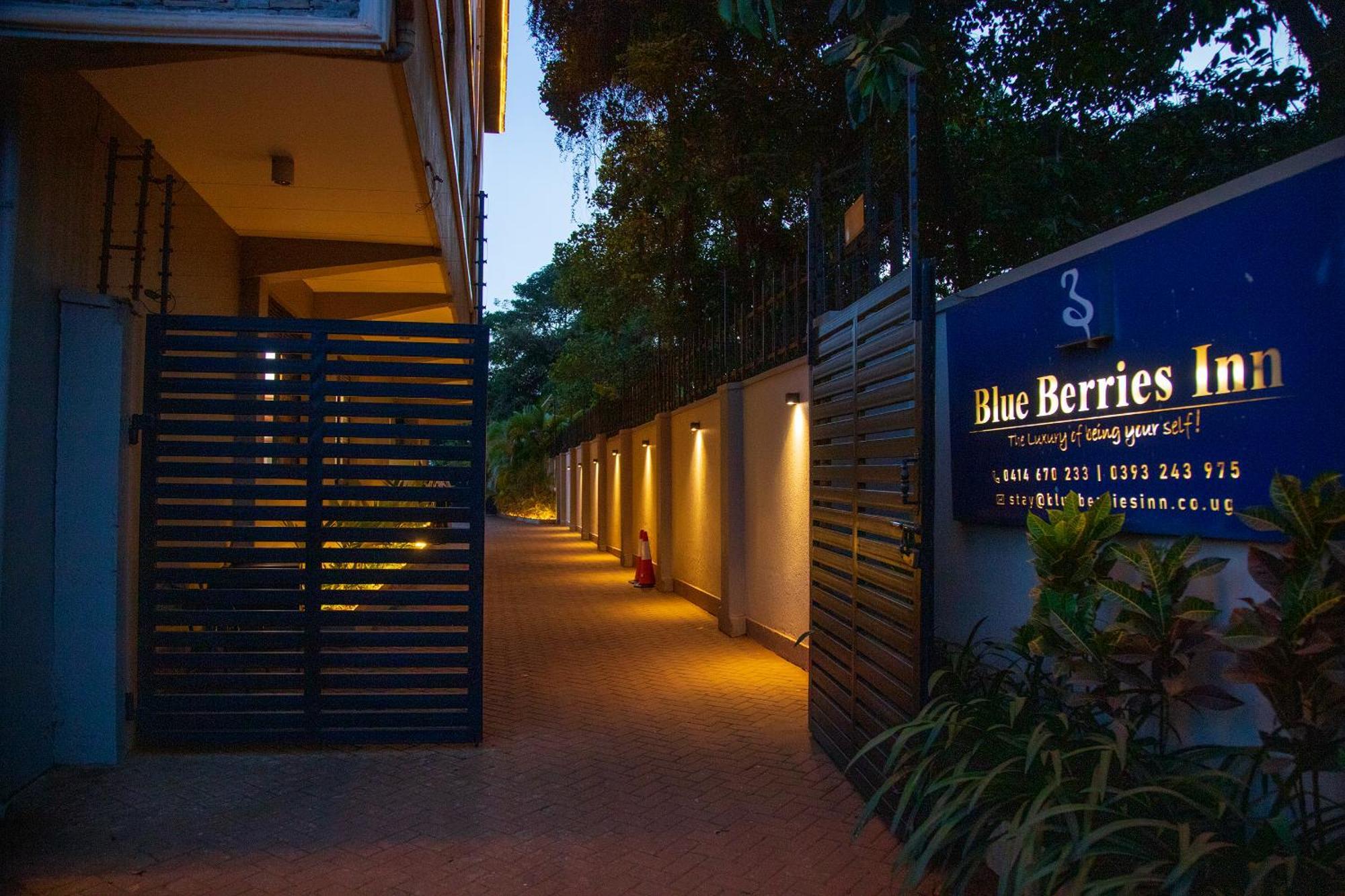Blue Berries Hotel Εντέμπε Εξωτερικό φωτογραφία