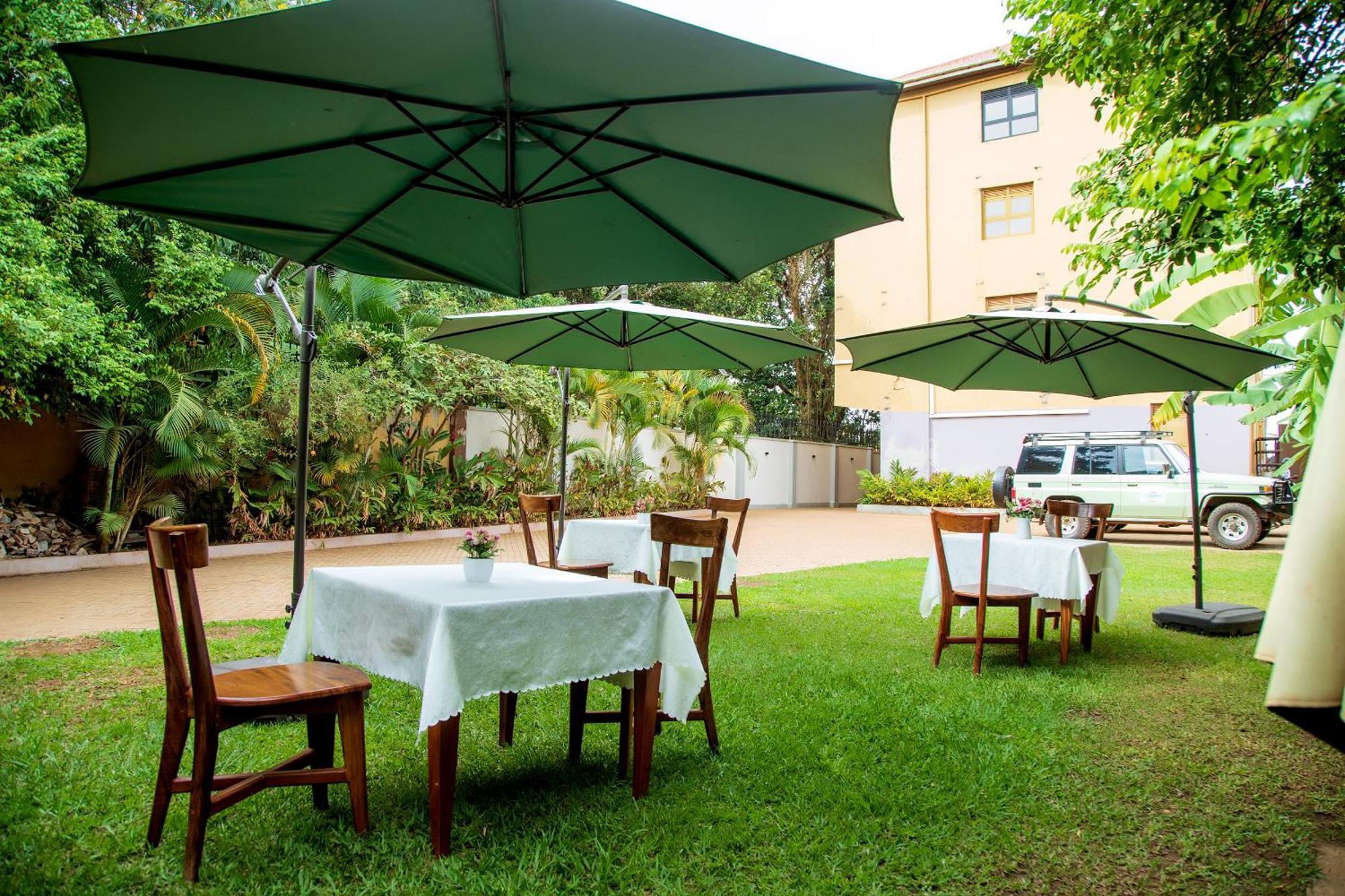 Blue Berries Hotel Εντέμπε Εξωτερικό φωτογραφία