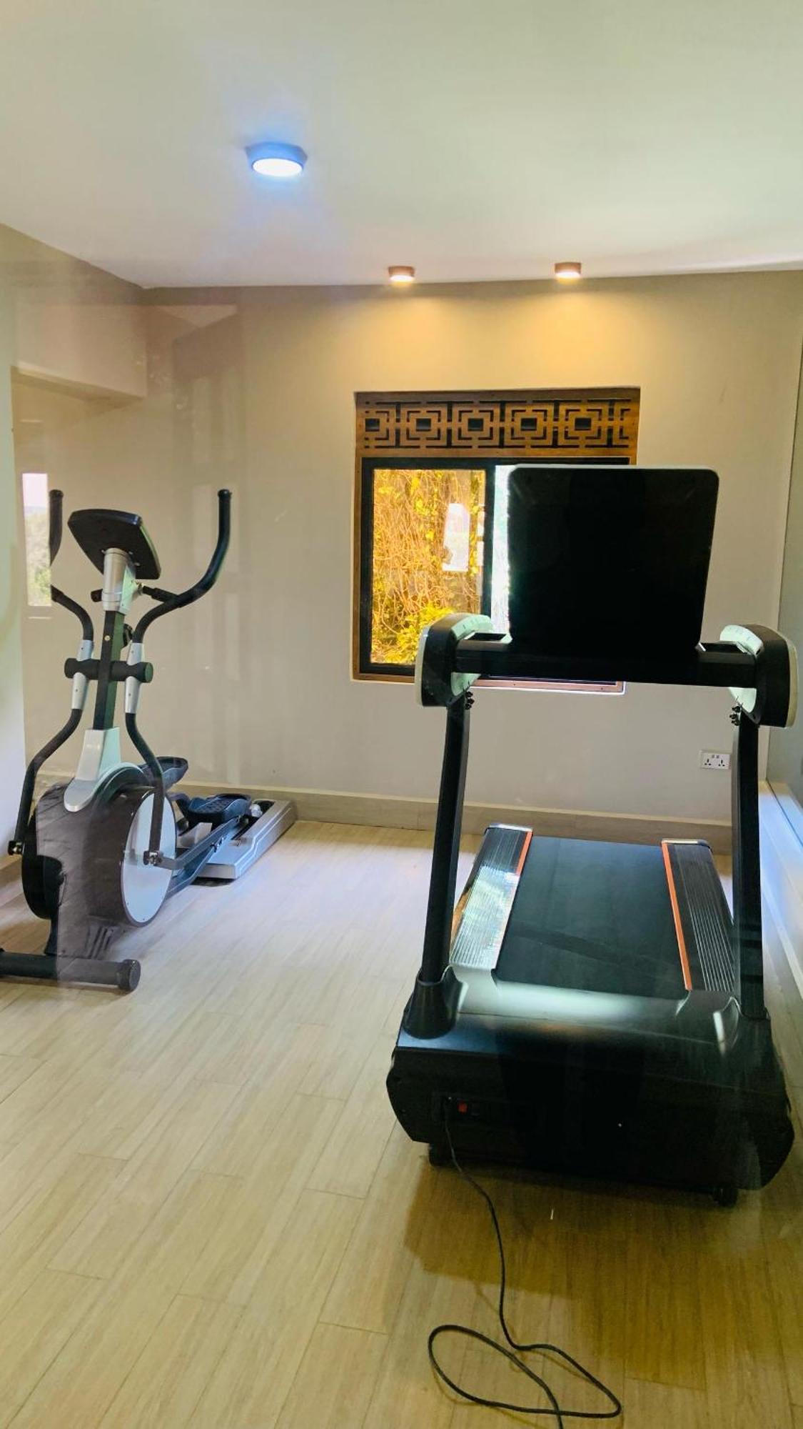 Blue Berries Hotel Εντέμπε Εξωτερικό φωτογραφία